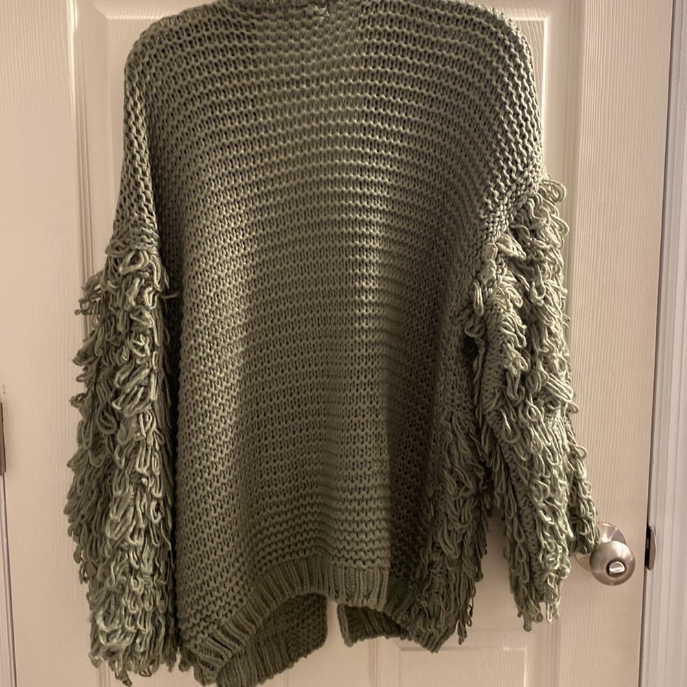 Sweater - Picture 4 of 4